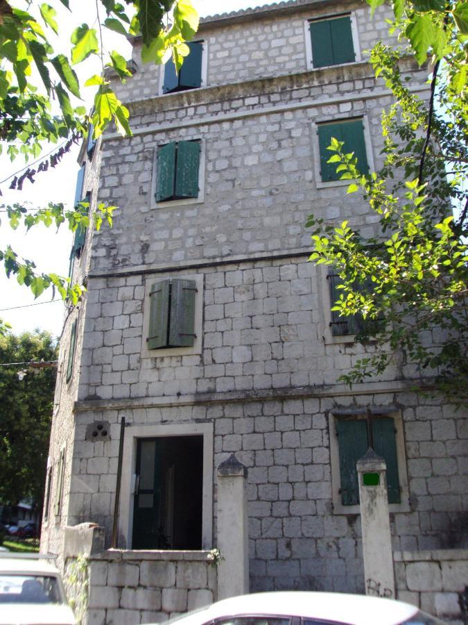 Studio Apartment Sretna Split Bagian luar foto