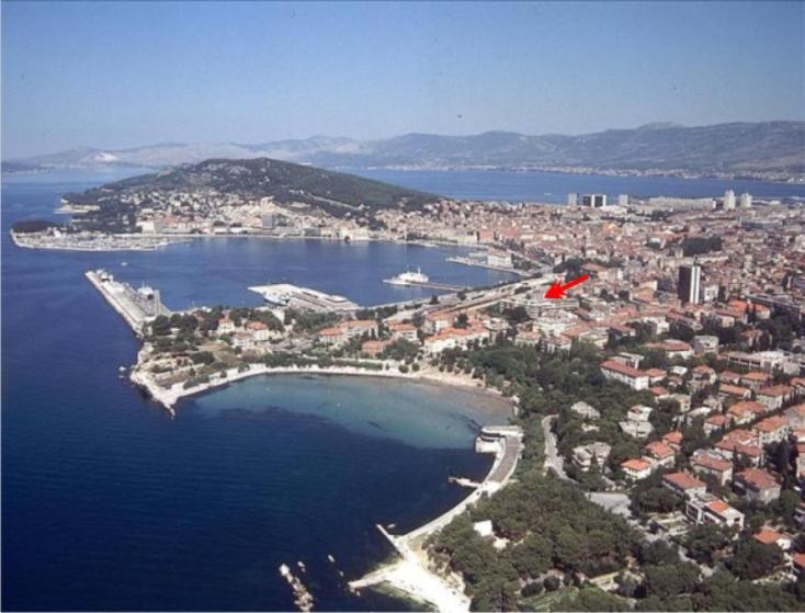Studio Apartment Sretna Split Bagian luar foto