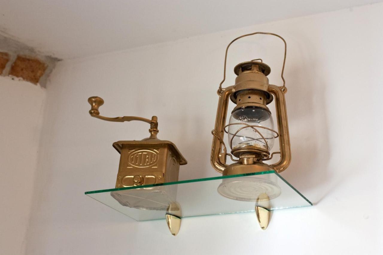 Studio Apartment Sretna Split Bagian luar foto